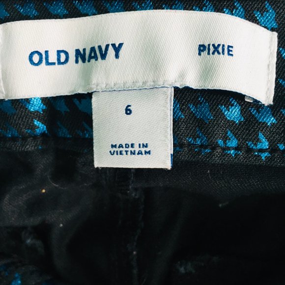 Capris With Fun Pattern - Picture 4 of 5